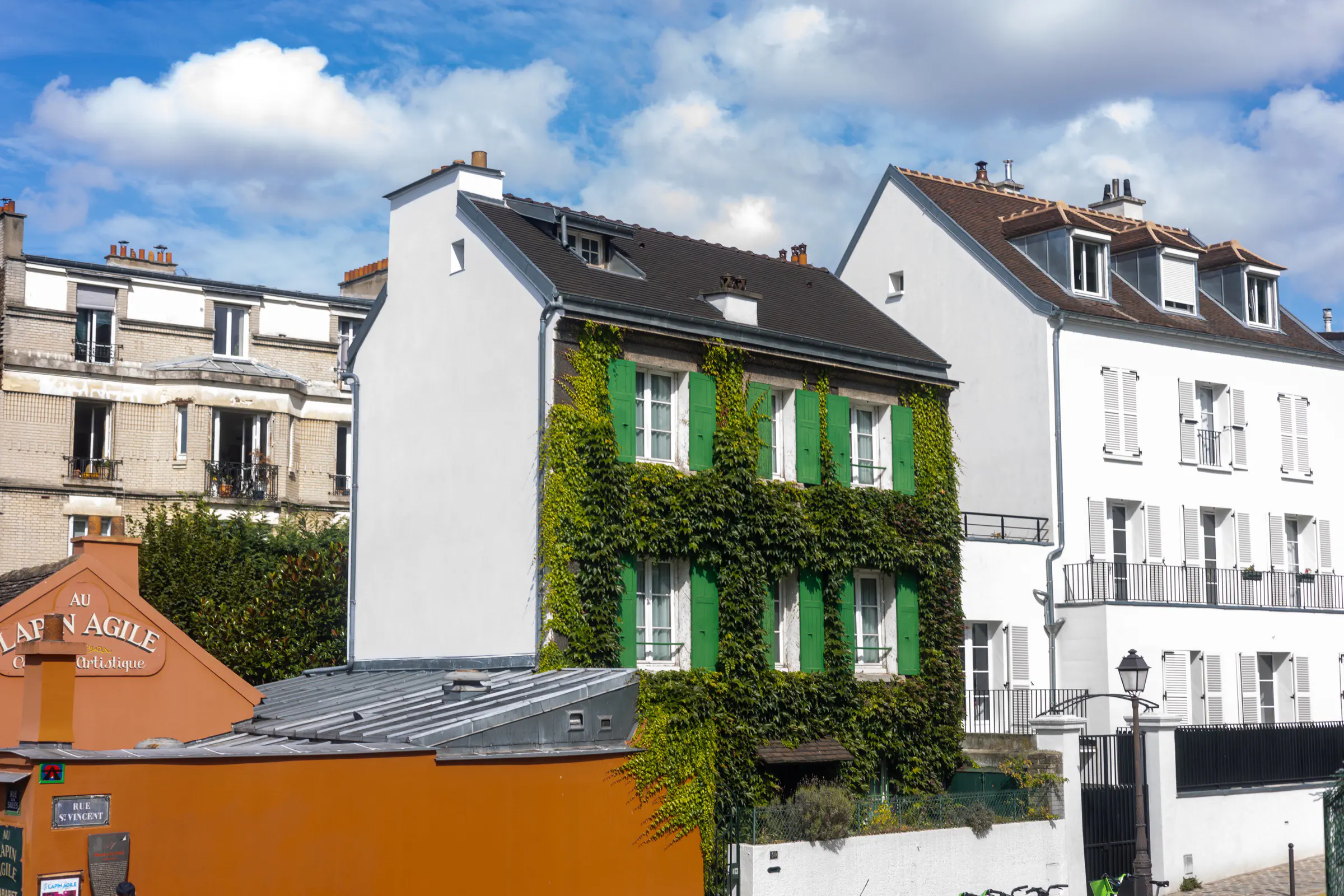 Paris street scene
