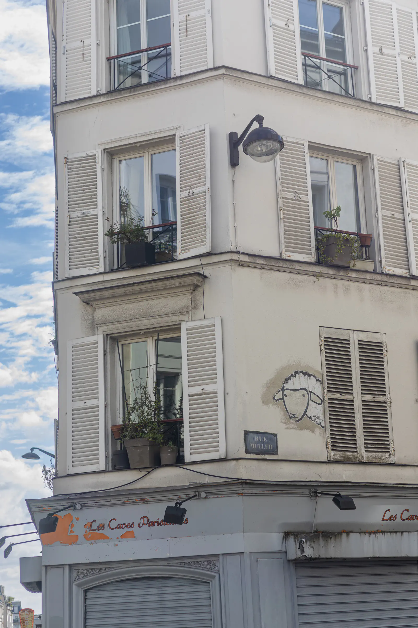 Paris street scene
