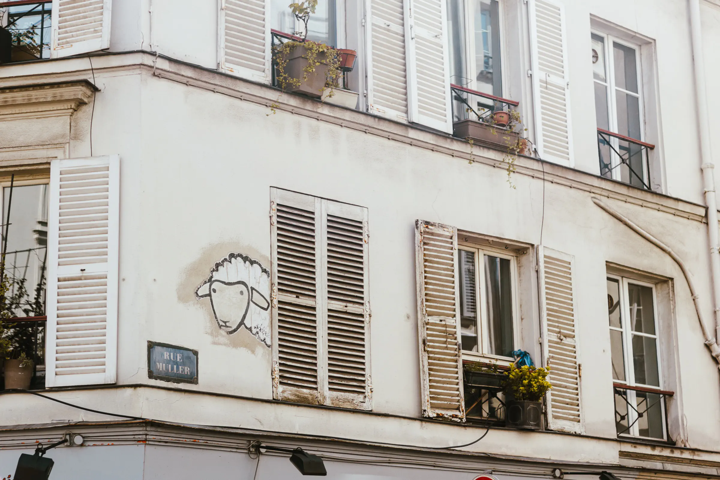 Paris street scene