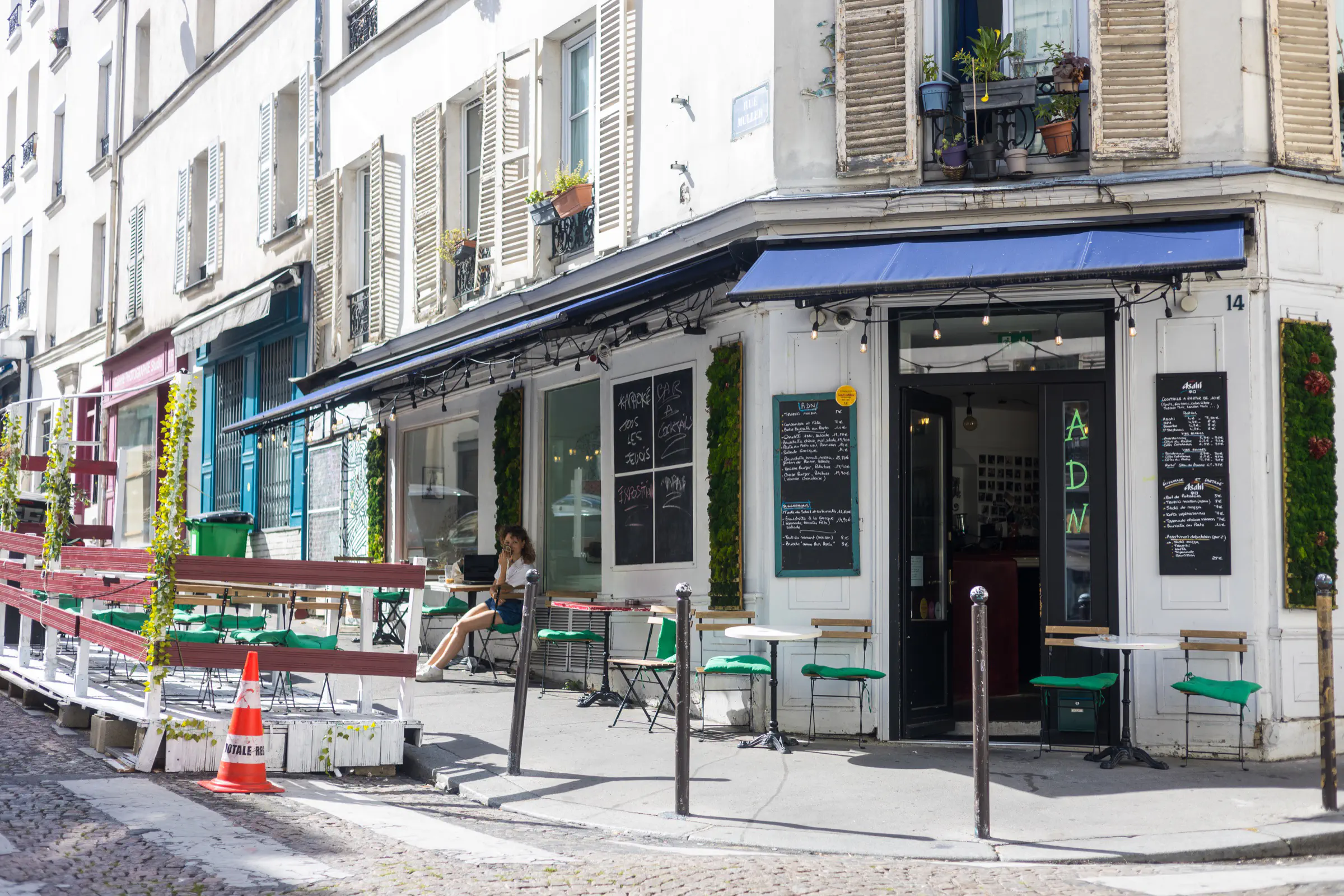 Paris street scene